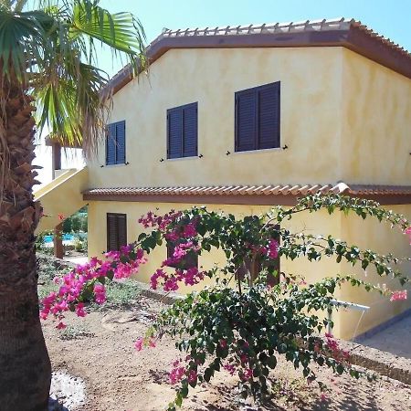 Appartamento In Splendido E Riservato Villaggio, Marina Di Tertenìa エクステリア 写真