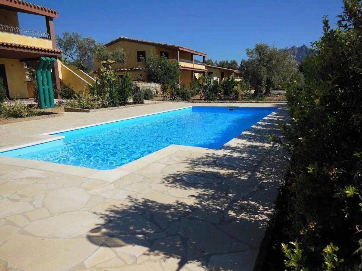 Appartamento In Splendido E Riservato Villaggio, Marina Di Tertenìa エクステリア 写真