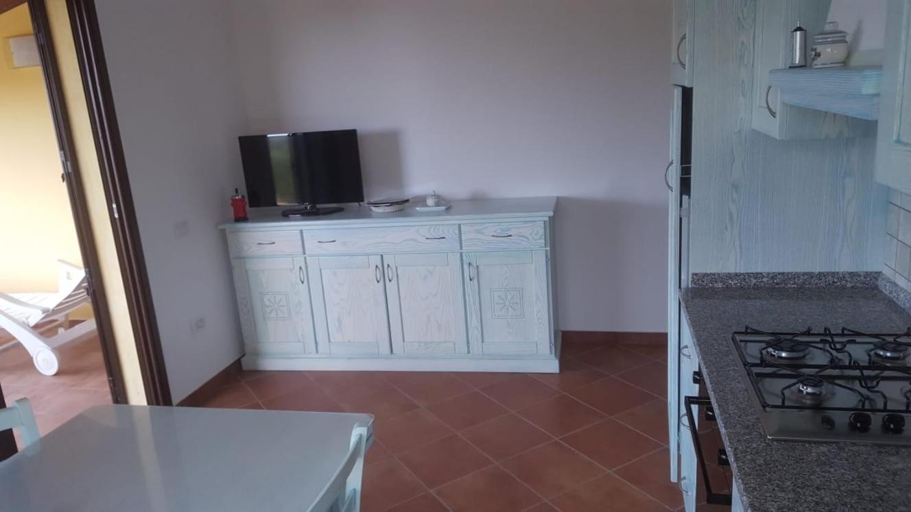 Appartamento In Splendido E Riservato Villaggio, Marina Di Tertenìa エクステリア 写真